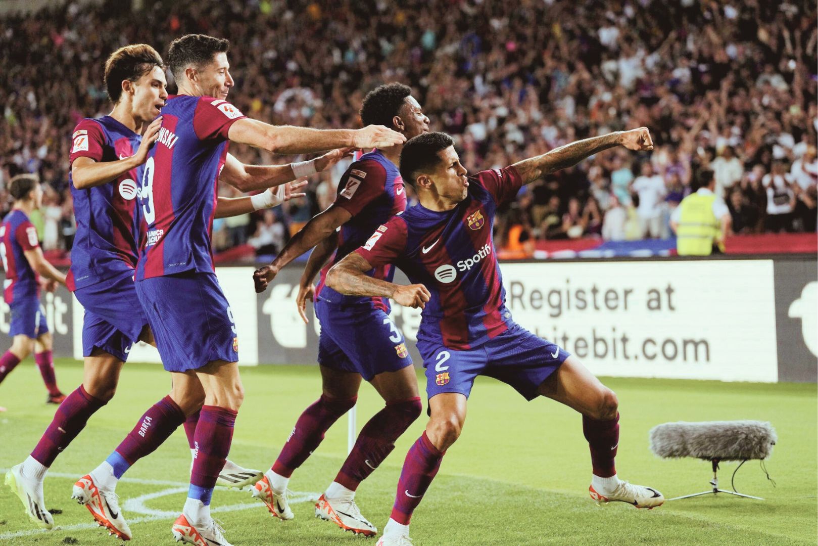 Barcelona players celebrating the winner against Celta Vigo