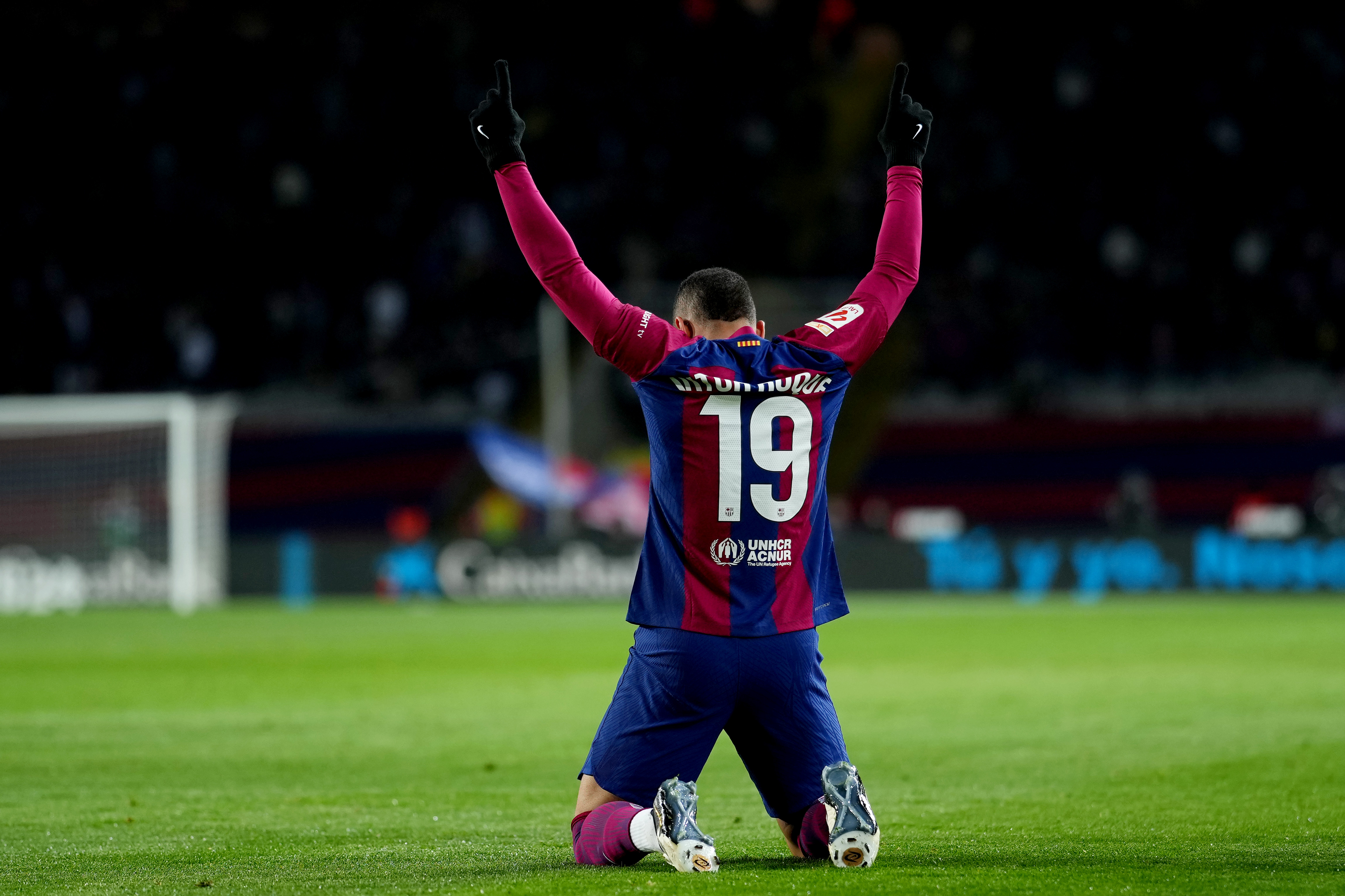 BARCELONA, SPAIN - JANUARY 31: Vitor Roque of FC Barcelona celebrates scoring his team's first goal during the LaLiga EA Sports match between FC Barcelona and CA Osasuna at Estadi Olimpic Lluis Companys on January 31, 2024 in Barcelona, Spain.