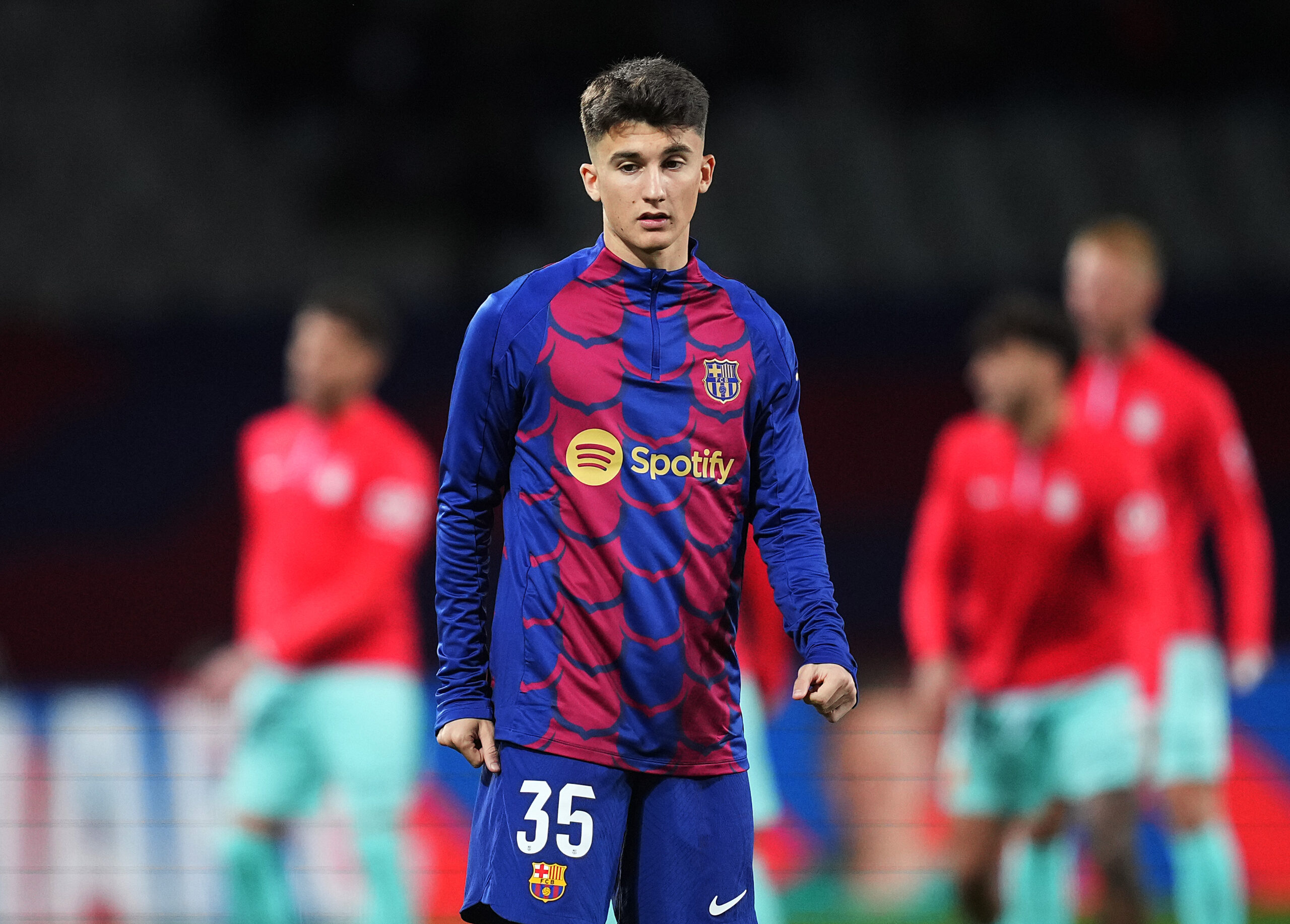 BARCELONA, SPAIN - MARCH 08: Unai Hernandez of FC Barcelona warms up prior to the LaLiga EA Sports match between FC Barcelona and RCD Mallorca at Estadi Olimpic Lluis Companys on March 08, 2024 in Barcelona, Spain.